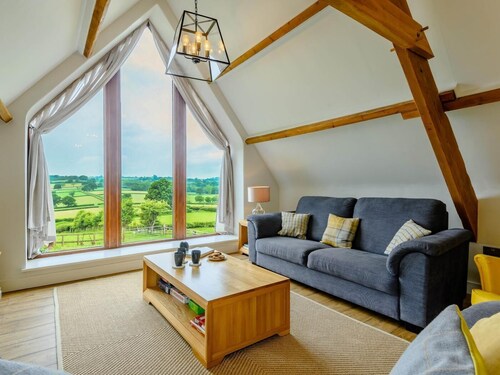 3 Bed in Brecon (oc-88249)