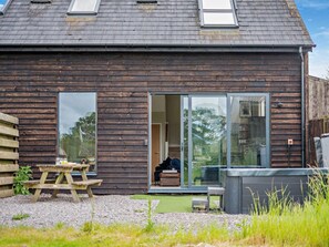 Outdoor dining - 2 Bed in Blandford Forum (oc-88266) (Okeford Fitzpaine)