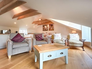 TV - 2 Bed in Driffield (oc-88422) (Lund)