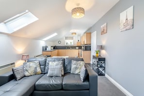 TV - 1 Bed in Holmfirth (oc-88554) (Holmfirth)