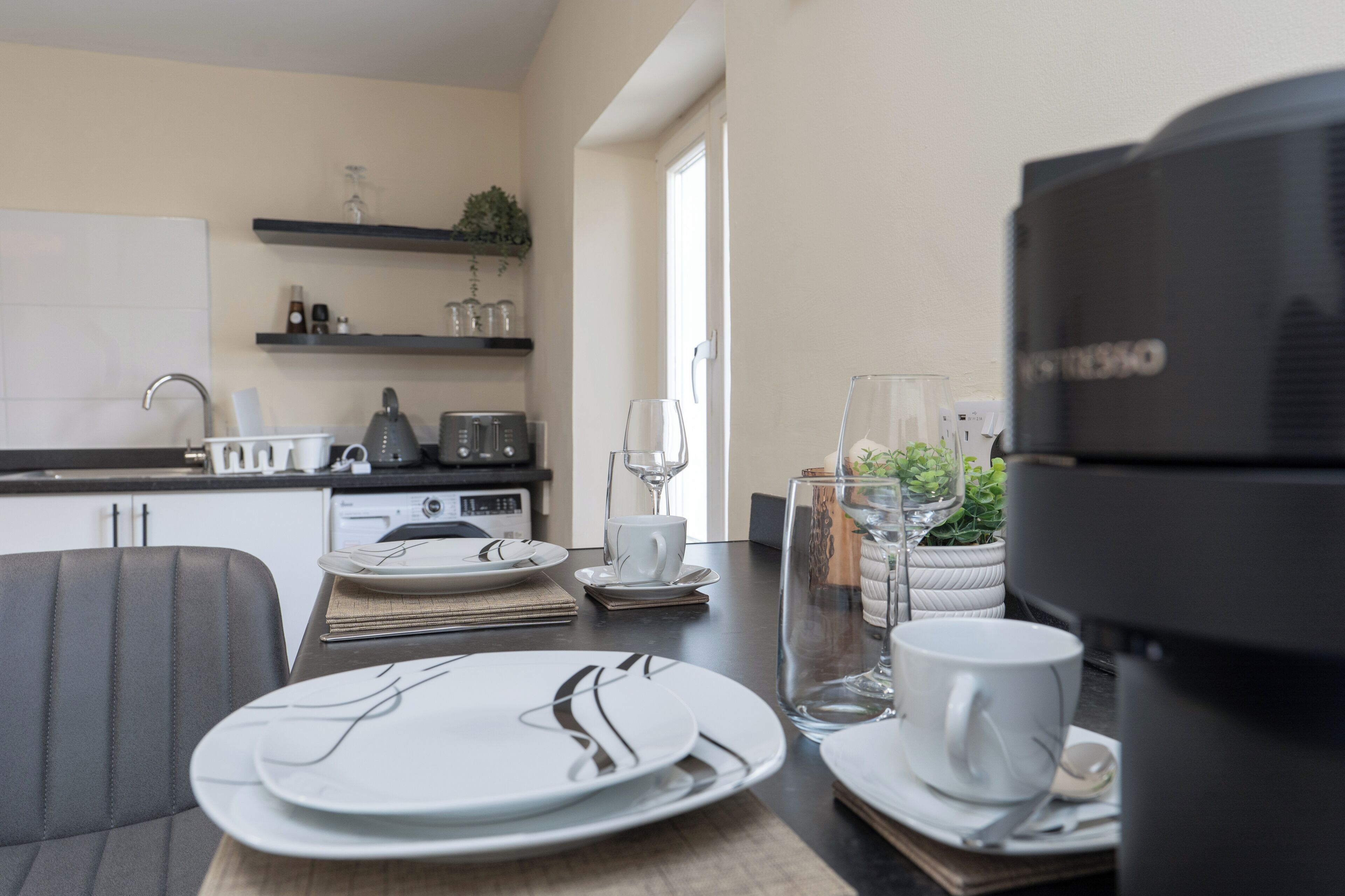 Coffee/tea maker, fridge, microwave, oven