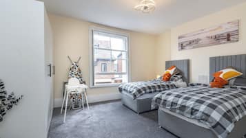 2 bedrooms, iron/ironing board, free WiFi, bed sheets
