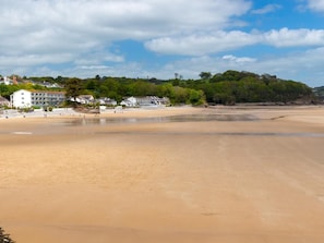 Beach - 5 Bed in Tenby (oc-89074) (Tenby)