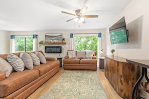 Smart TV, fireplace - Lakefront Home w/ Hot Tub | Arcade | Near SDC (Branson)