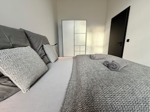 Bügeleisen/Bügelbrett, kostenloses WLAN, Bettwäsche