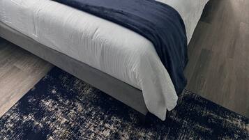 Internet, bed sheets