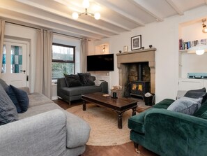 TV, fireplace - 4 Bed in Hawes (oc-89363) (Hawes)