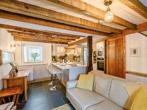 TV, fireplace - 1 Bed in Grange-over-sands (oc-89364) (Cartmel)