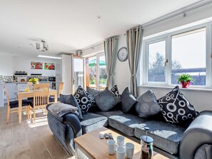 TV - 2 Bed in Axminster (oc-89471) (Tytherleigh)