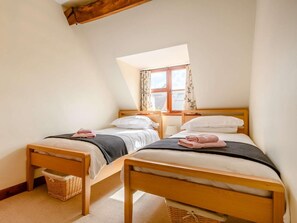 3 Schlafzimmer, Reisekinderbett, kostenloses WLAN, Bettwäsche