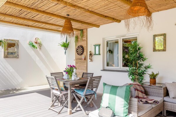 Outdoor dining - 2 Bed in Bideford (oc-89540) (Bideford)