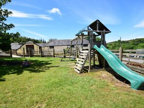 Children's area - 5 Bed in Ilfracombe (oc-barlc) (West Down)