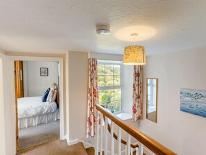 Room - 3 Bed in Barnstaple (oc-bdown) (Martinhoe)