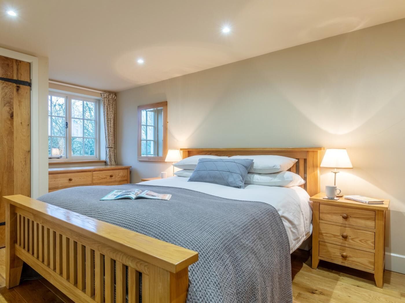3 bedrooms, travel cot, free WiFi, bed sheets
