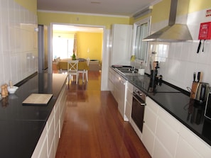Private kitchen - Villa Hansen in Funchal suburb - Cristo Rei (Caniço)