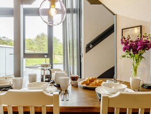 Dining - 2 Bed in Brecon (oc-bn100) (Crai)