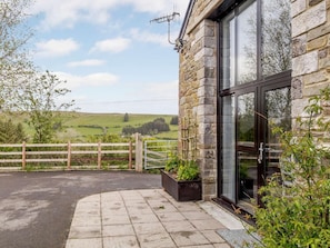 Property grounds - 2 Bed in Brecon (oc-bn100) (Crai)