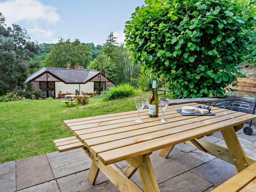 2 Bed in Abergavenny (oc-bn316)