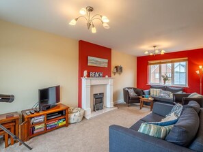 TV - 4 Bed in Camber (oc-bt091) (Camber)
