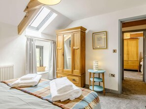 Bügeleisen/Bügelbrett, Reisekinderbett, kostenloses WLAN, Bettwäsche