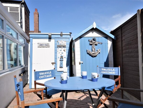 Outdoor dining - 3 Bed in Brixham (oc-bx017) (Brixham)