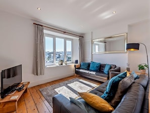 TV - 3 Bed in Brixham (oc-bx038) (Brixham)