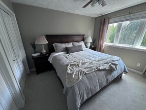 Room - Waterfront | 22' Windows | Starlink | Kayaks (Tobermory)