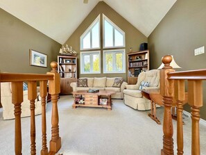 TV, fireplace, offices