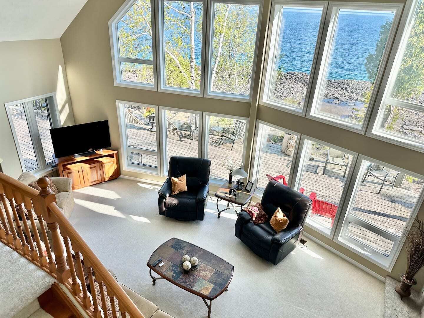 TV, fireplace, offices