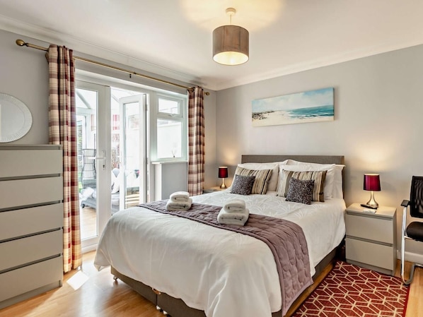 Travel cot, free WiFi, bed sheets - 2 Bed in King's Lynn (oc-chln8) (Heacham)