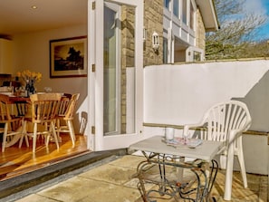 Outdoor dining - 4 Bed in Wareham (oc-chric) (West Lulworth)