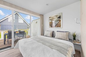 Room - "Kieler Sprotte" Marina Wendtorf holiday home by the beach with a light sea view (Wendtorf)