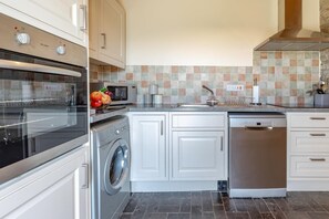 Private kitchen - 1 Bed in Bideford (oc-labdr) (Woolfardisworthy)