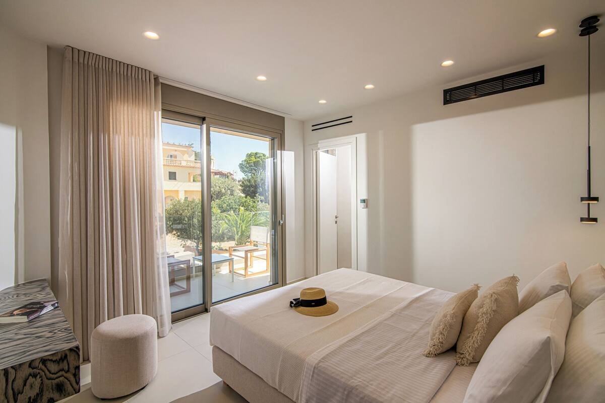 Deluxe Room, Balcony, Partial Sea View