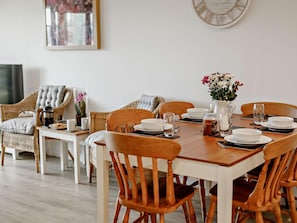 Dining - 3 Bed in Newquay (oc-cribp) (Newquay)
