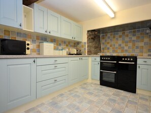 Private kitchen - 3 Bed in Bideford (oc-glake) (Hartland)