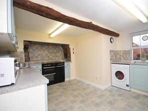 Private kitchen - 3 Bed in Bideford (oc-glake) (Hartland)