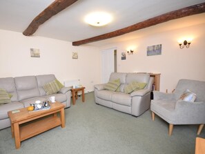Living area - 3 Bed in Bideford (oc-glake) (Hartland)