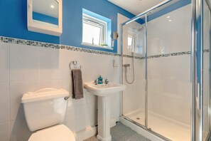Bathroom - 1 Bed in Hope Valley (oc-pk849) (Bradwell)