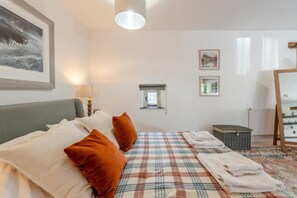 1 bedroom, travel crib, WiFi (free), bed sheets - 1 Bed in Tavistock (oc-highm) (Cudlipptown)