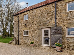 Exterior - 3 Bed in Kirkbymoorside (oc-g0001) (Kirkbymoorside)