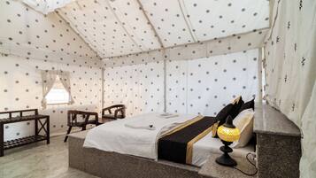 Luxury Double Room, Desert view | In-room safe, desk, laptop workspace, blackout curtains