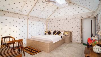 Luxury Double Room, Desert view | In-room safe, desk, laptop workspace, blackout curtains