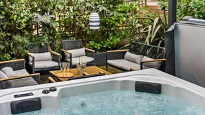 Bain à remous extérieur