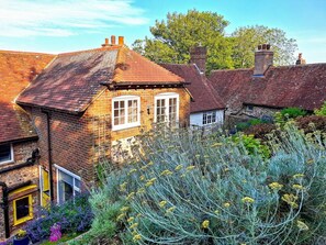 Exterior - 4 Bed in Eastbourne (oc-ehc30) (East Dean)