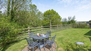 Outdoor dining - 2 Bed in Bude (oc-wooww) (Poundstock)