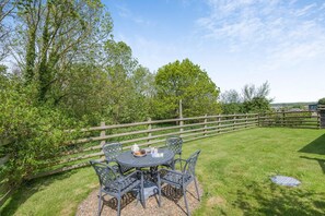 Outdoor dining - 2 Bed in Bude (oc-wooww) (Poundstock)