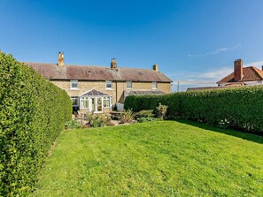 Exterior - 3 Bed in Seahouses (oc-cn153) (Seahouses)