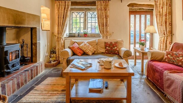 Unclassified image, 1 of 22, button - 2 Bed in Matlock (oc-pk885) (Winster)