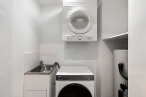 Interior - The Valley Apartment | 2BR for 5 + 2 FREE Parking (Fortitude Valley)